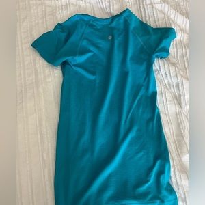 lululemon turquoise blue shirt sleeve swiftly tech size 2 - perfect condition
